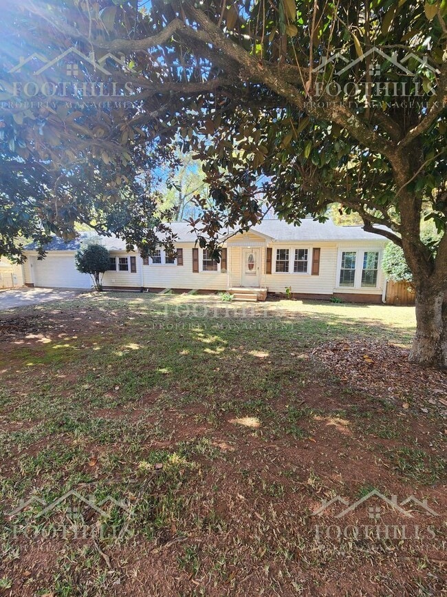 Building Photo - 1917 Inman Dr