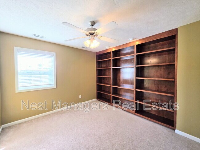 Building Photo - 1612 Middle Creek Cir