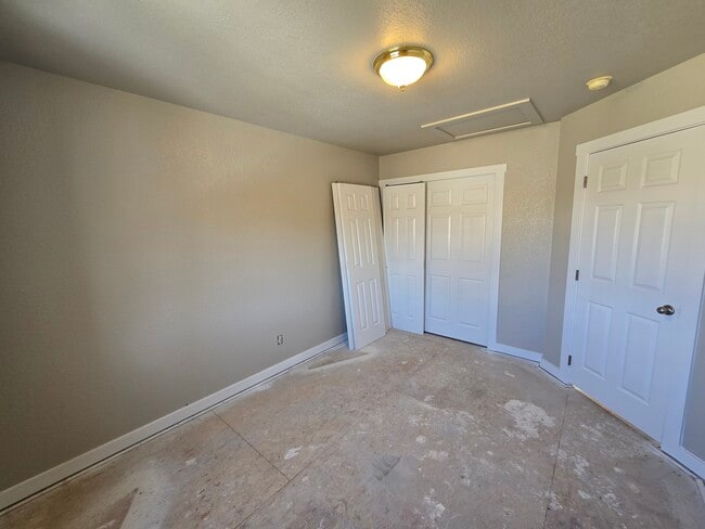 Building Photo - 1642 Columbine Village Dr