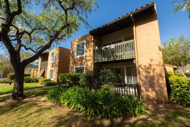 Building Photo - Move in Special: Spacious Downstairs Unit 3BR/2BA - 1/2 off FIRST Month Rent.
