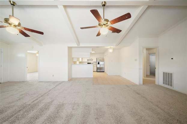 Building Photo - 1716 Huge Oaks St