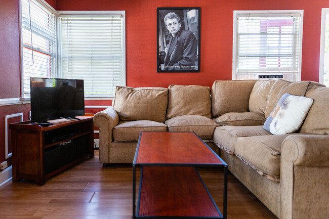 Living Room with Sofa Bed - 1768 Vista Del Mar Ave