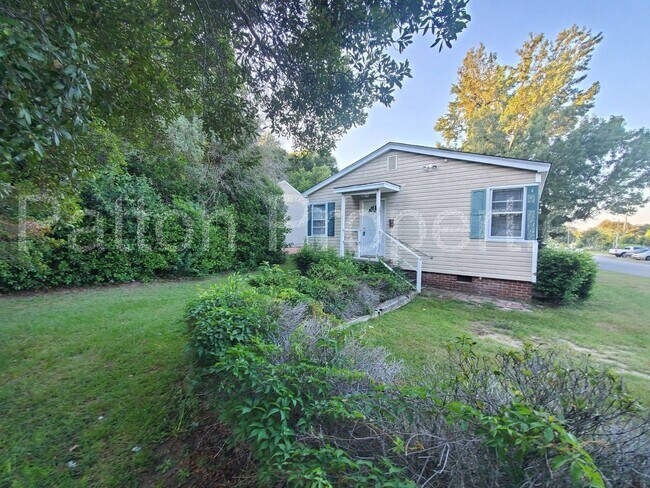 Building Photo - 700-702 S. Edisto Ave. - Inside CoC - R11212-15-01
