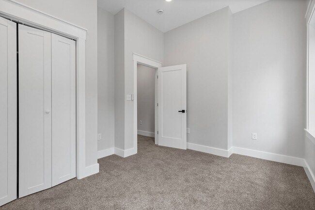 Building Photo - Furnished Luxury Home for Rent-Historic Deutschtown/Northside