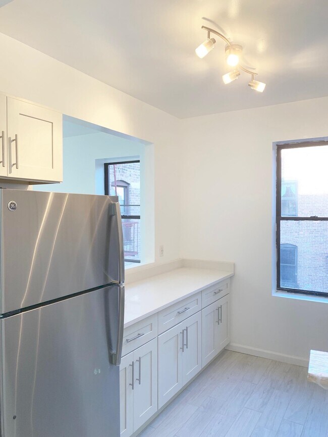 Building Photo - 29-33-33 51st St