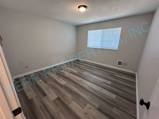 Building Photo - 7703 NE Fremont St