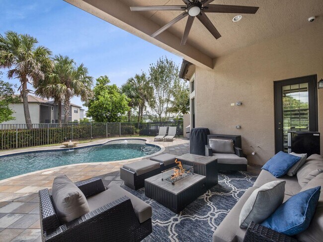 Building Photo - 9931 Bozzano Dr