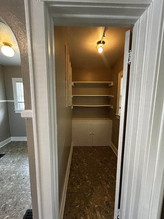 Building Photo - Washington Street Duplex