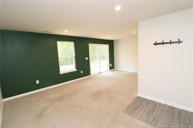 Building Photo - 244 Amber Acorn Ave