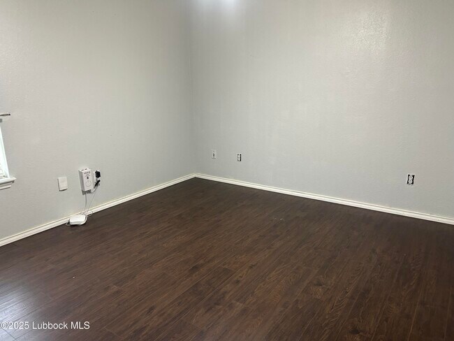 Building Photo - 4630 Erskine St