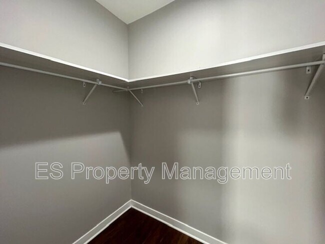 Building Photo - 1602 Quill St