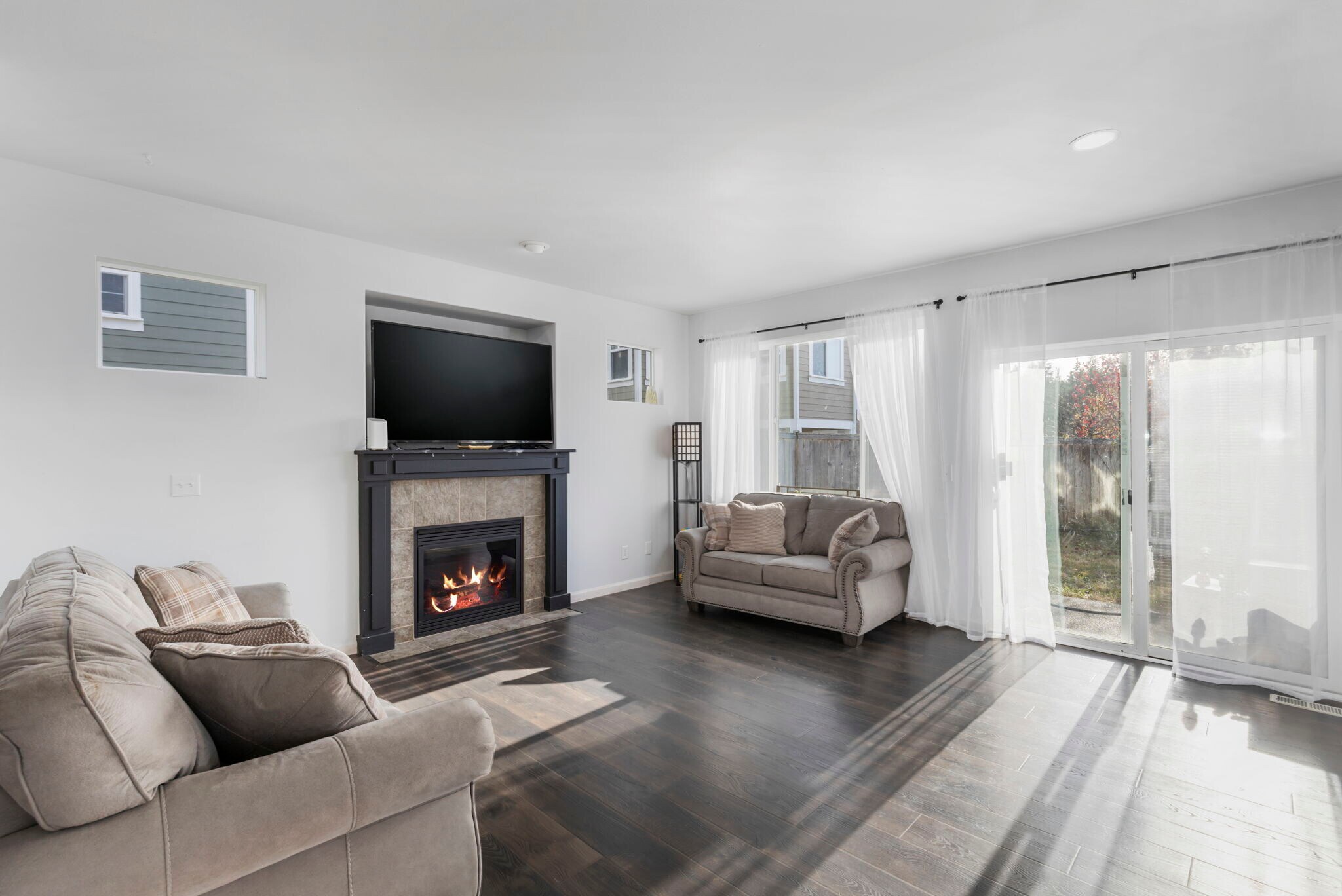 Building Photo - 6398 Juanita Cir NE