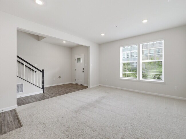 Building Photo - 7055 Delegate Pl