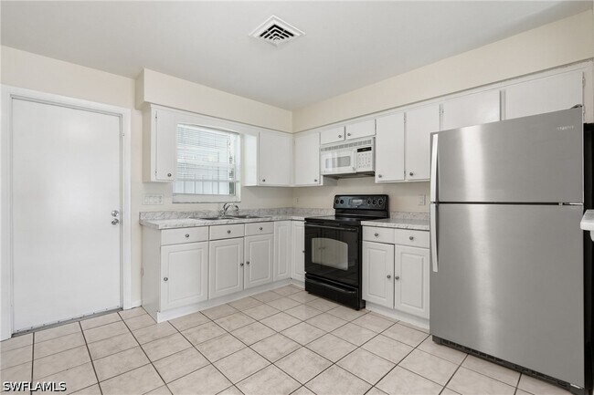 Building Photo - 1195 S Alhambra Cir