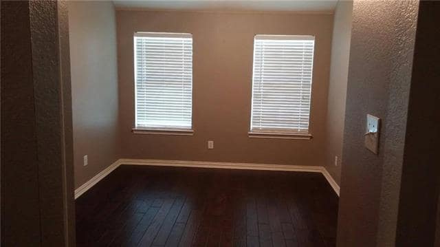 Building Photo - 7701 Val Verde Dr