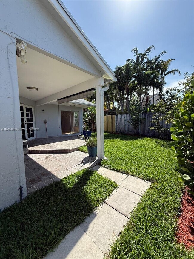 Building Photo - 9286 SW 146th Ct