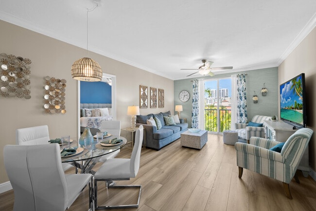 Building Photo - 720 S Sapodilla Ave