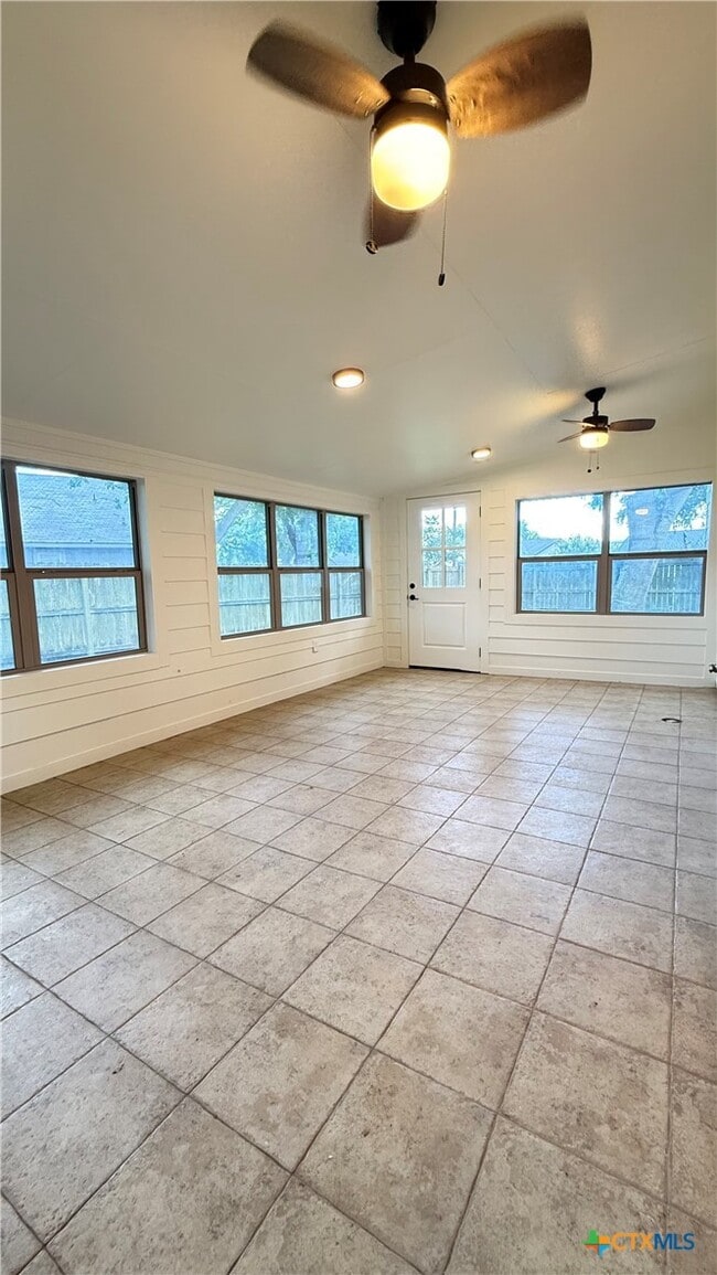 Building Photo - 301 Westbend Cir