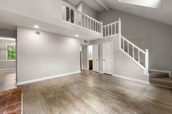 Building Photo - Renovated Modern 2BR Townhome in Prime Kennesaw Location