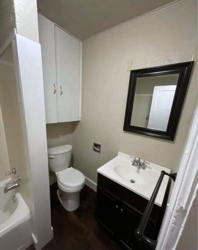 Building Photo - 1920 S Connor Ave