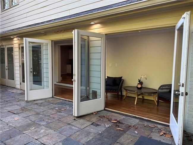 Building Photo - 45 Blackland Rd NW