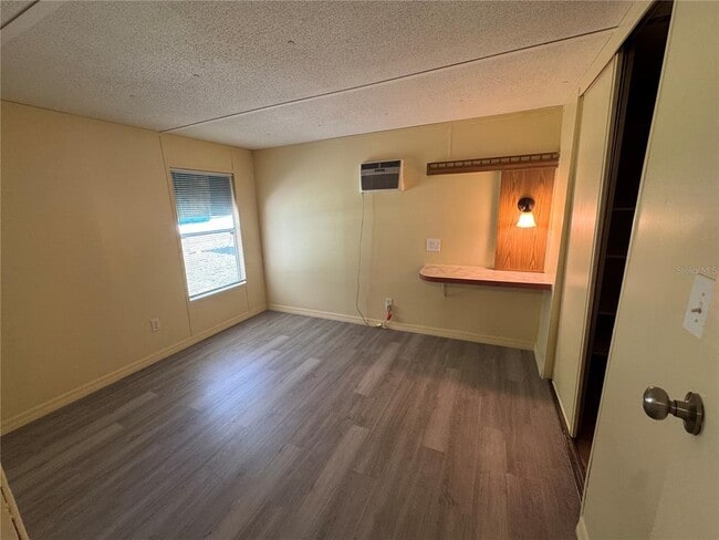 Building Photo - 4940 E Hunts Ct