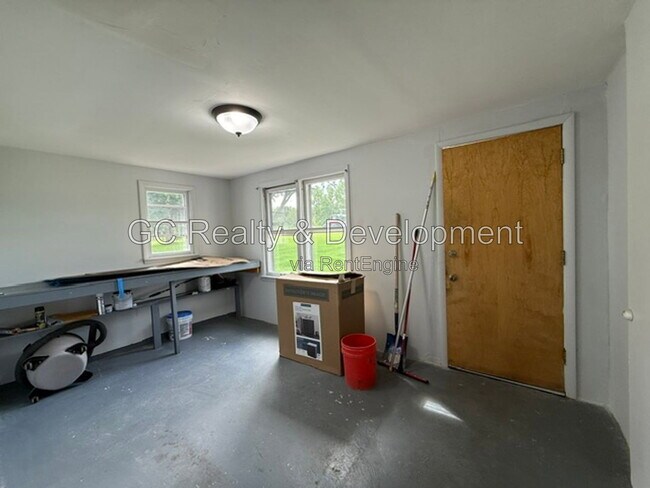 Building Photo - 33W249 Butterfield Rd
