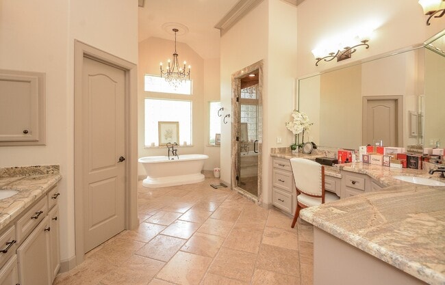 Building Photo - 15302 Bandera Falls Bend