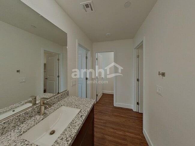 Building Photo - 80 Cabaletta Ln