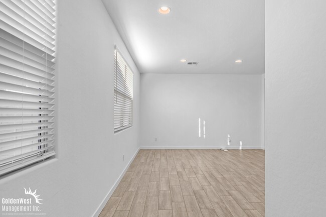 Building Photo - Beautiful 3Bdm 2Ba Home with Modern Upgrad...