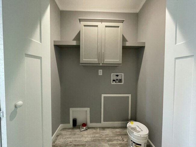 Building Photo - 5558 Whistling Tree Ln