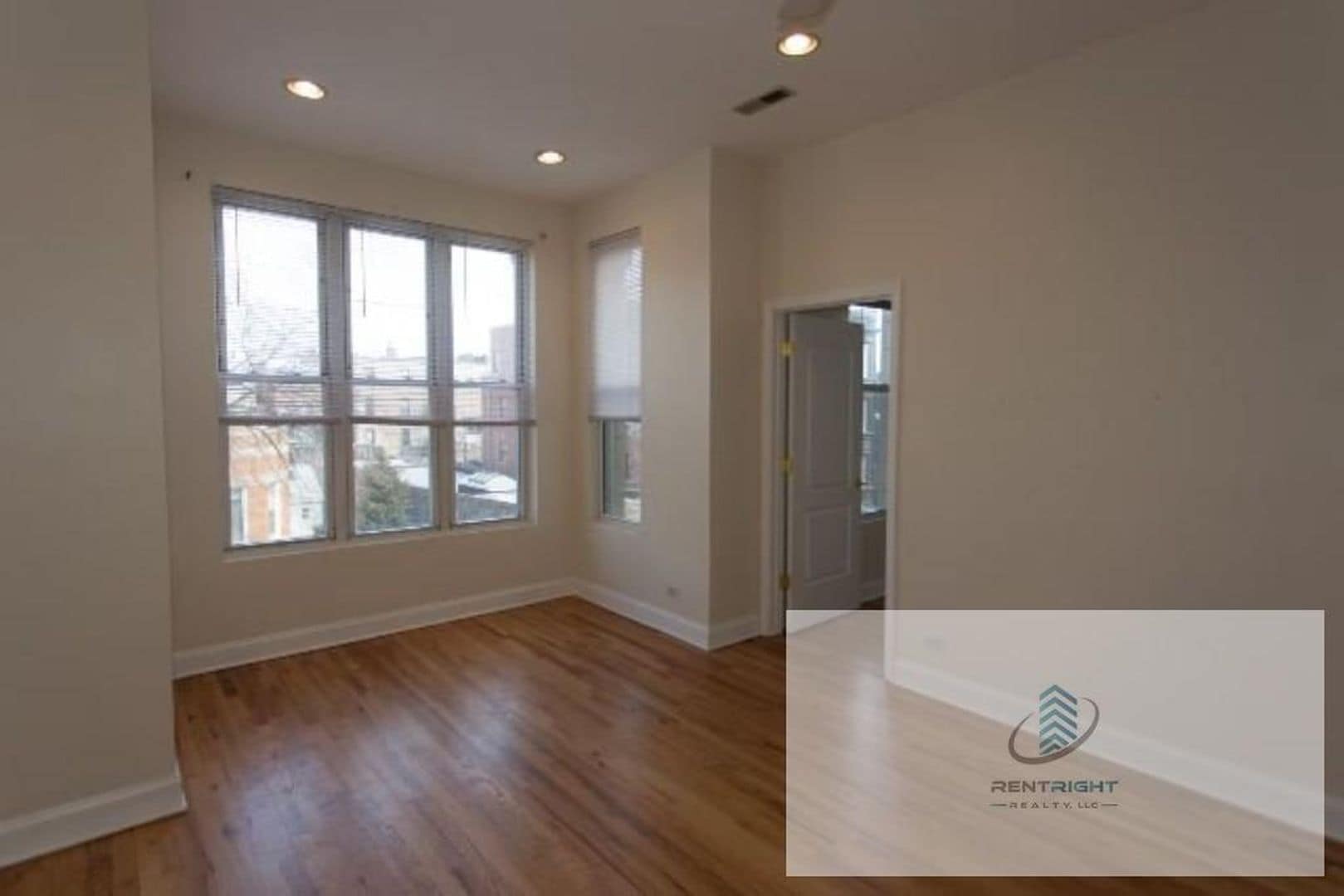 Building Photo - 1411 W Erie St