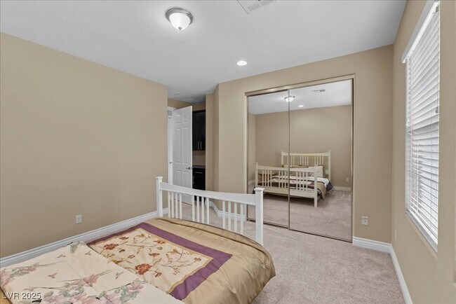 Building Photo - 11 Carolina Cherry Dr