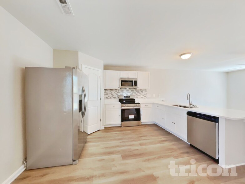 Building Photo - 69 Fawnbrook Dr