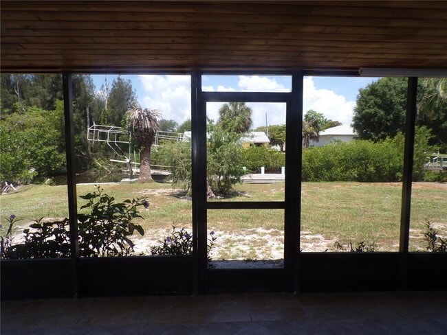 Building Photo - 421 Orchid Dr