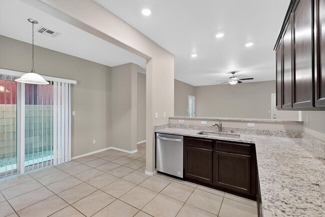 Building Photo - Executive 2 story Town house 4 Bedroom 3 b...