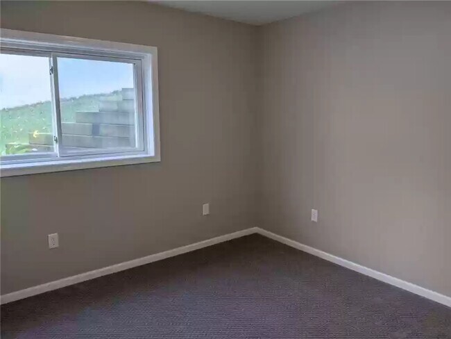 Building Photo - 1424 Sunset Ave SE