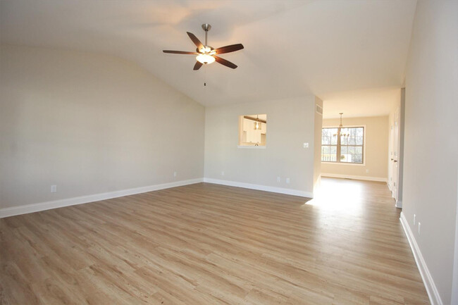 Building Photo - 1140 Orchard Dr