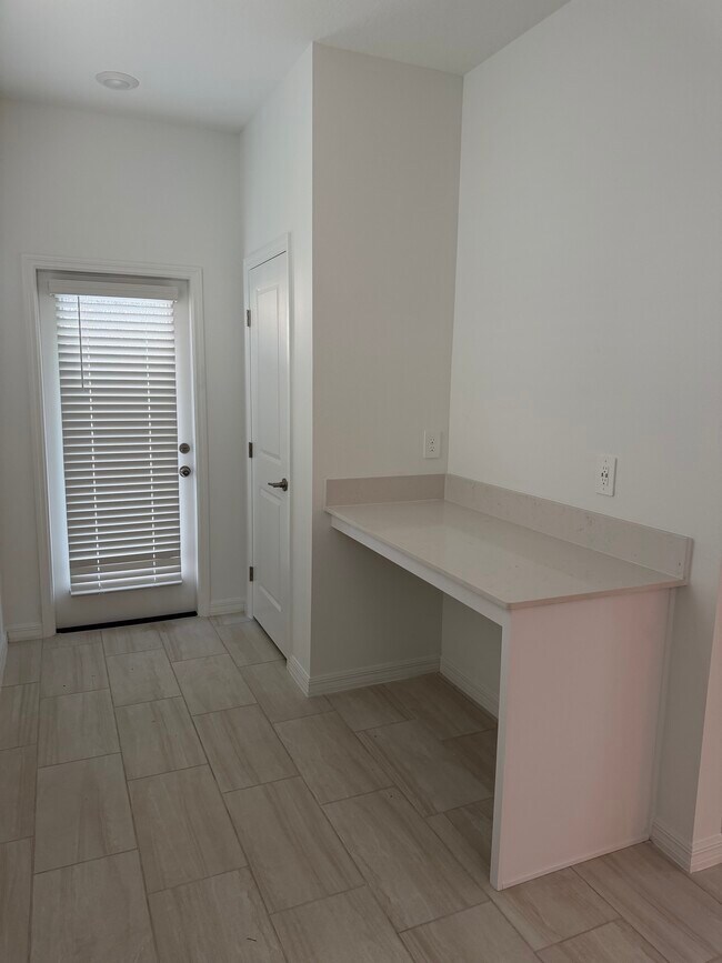 Building Photo - 10837 Littleton Isle Dr