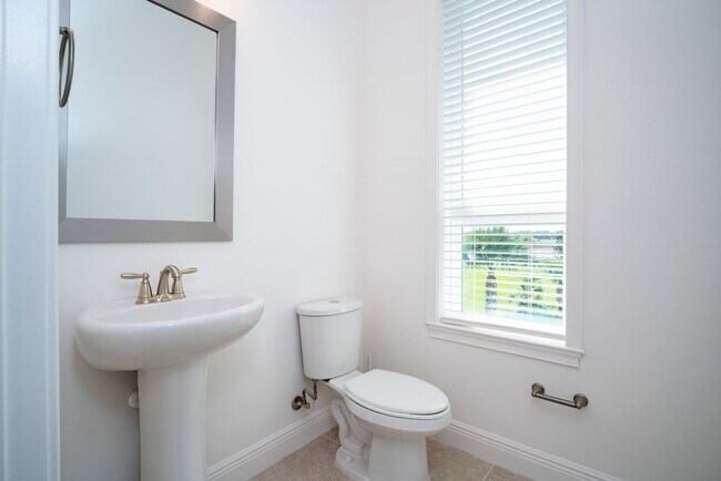 Building Photo - Stunning  MOVE-IN READY TOWNHOME in. Exqui...
