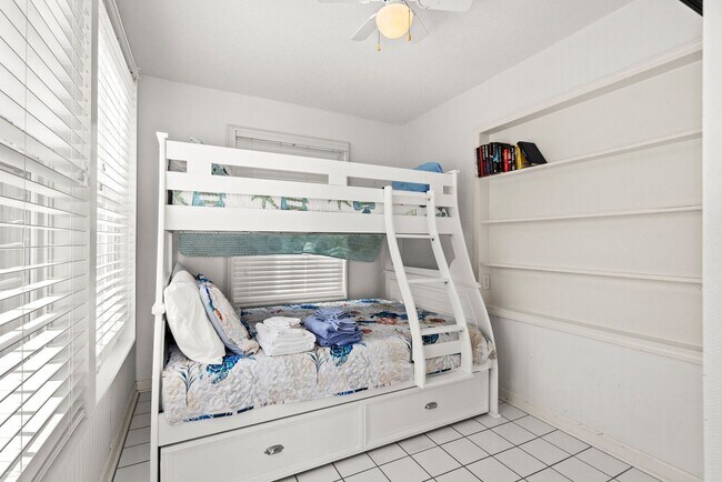 Building Photo - 4308 S Ocean Blvd