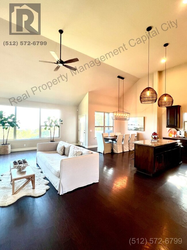 Building Photo - Stunning 4-Bedroom & 3 Bathroom Home with ...