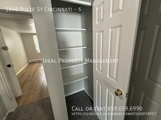 Building Photo - 1646 Pulte St