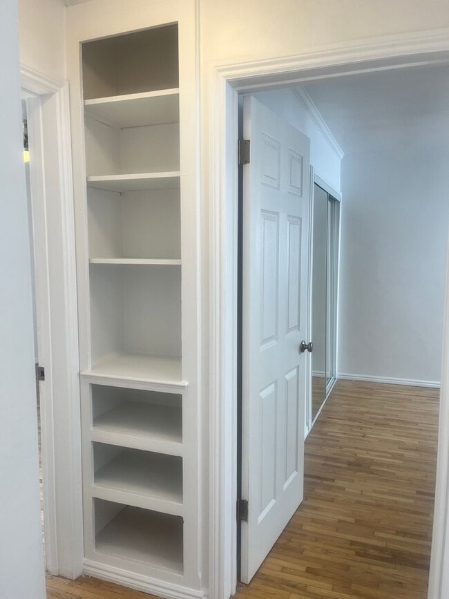 Building Photo - 311 Windward Ave