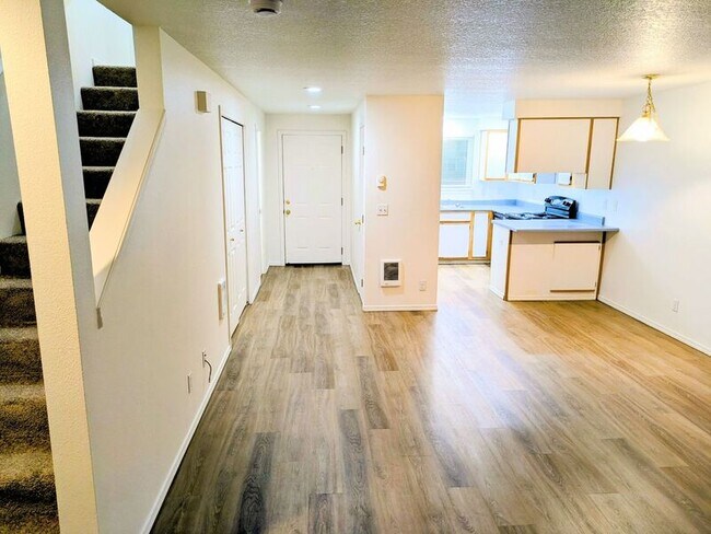 Building Photo - 17979 SW 115th Ave