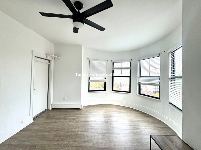 Building Photo - 1510 Tremont St