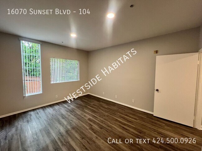 Building Photo - 16070 Sunset Blvd