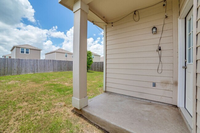 Building Photo - 14426 Elkhorn Crest