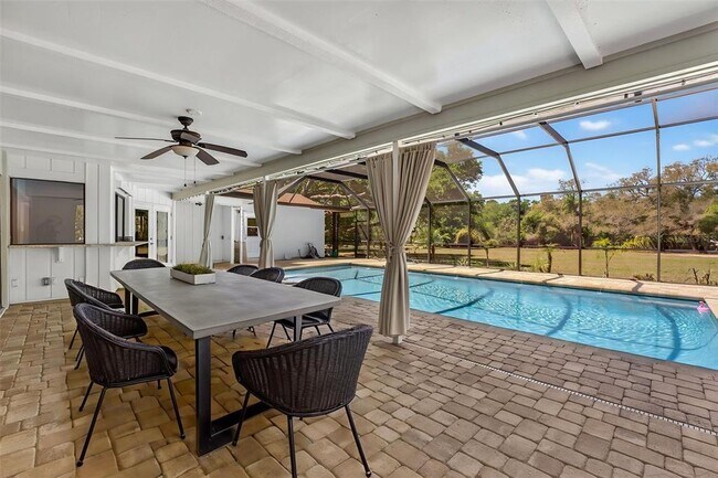 Building Photo - 2111 Paddock Cir