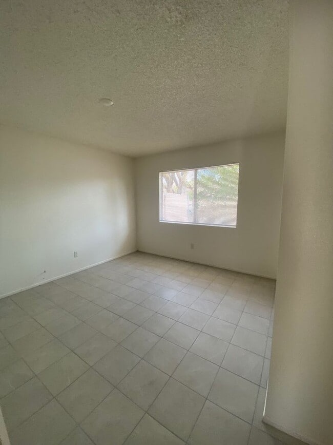 Building Photo - 7455 Fox Trl